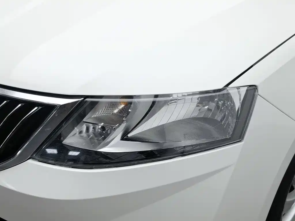 Skoda Rapid 2019 — фото 7