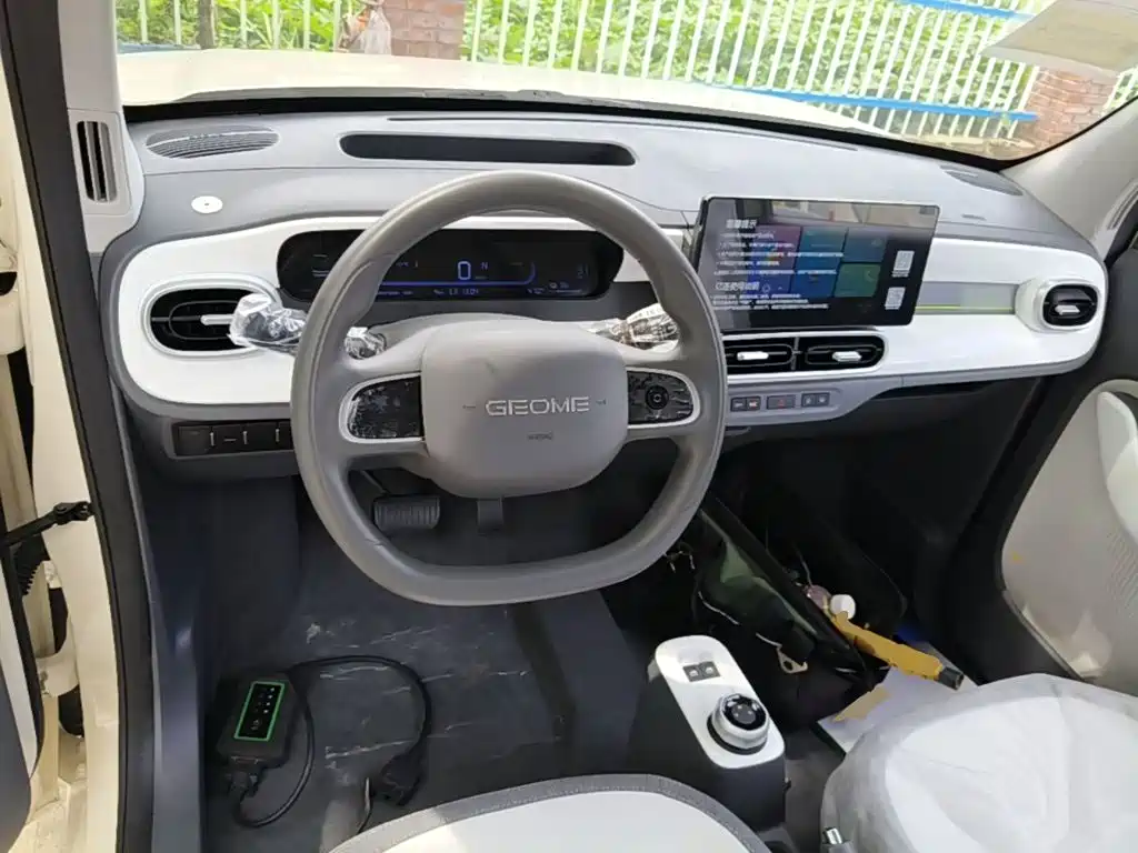 Geely Galaxy Panda 2026 — фото 10