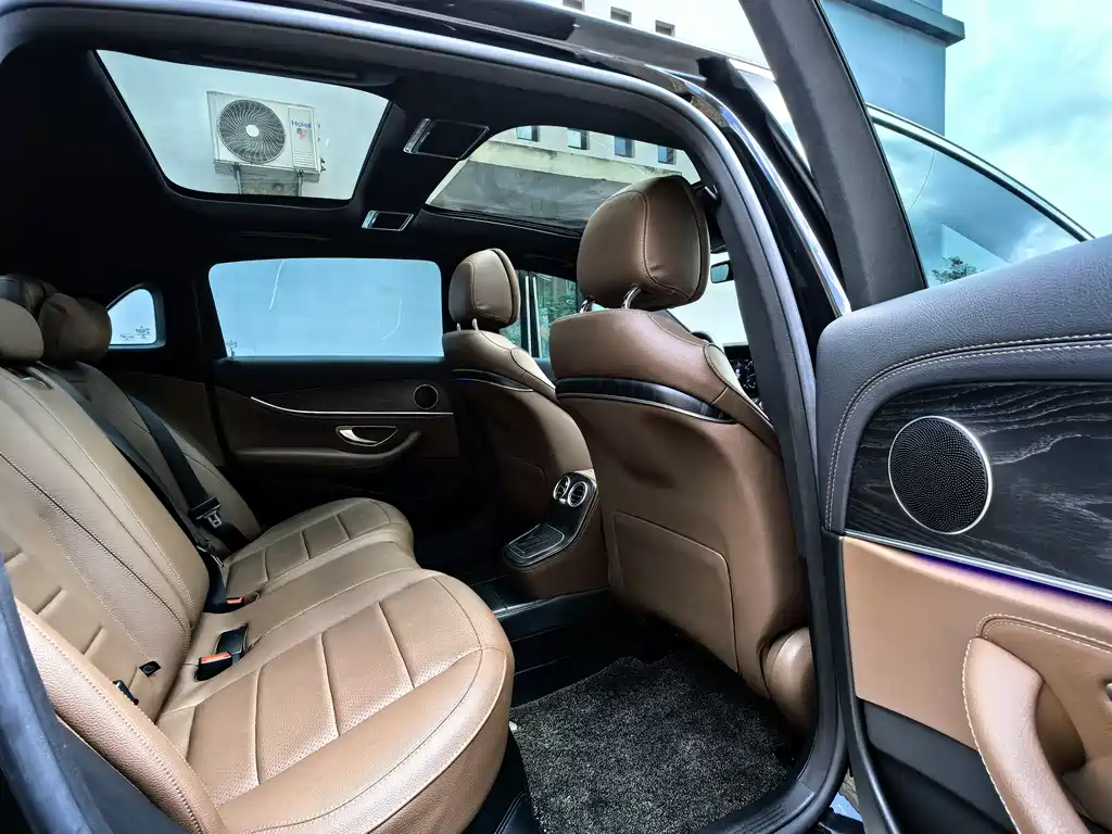 Mercedes-Benz E-Class 2022