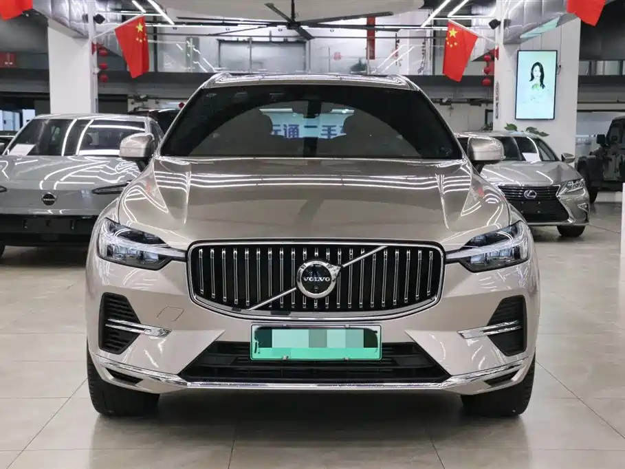 Volvo XC60 PHEV 2024 — фото 1