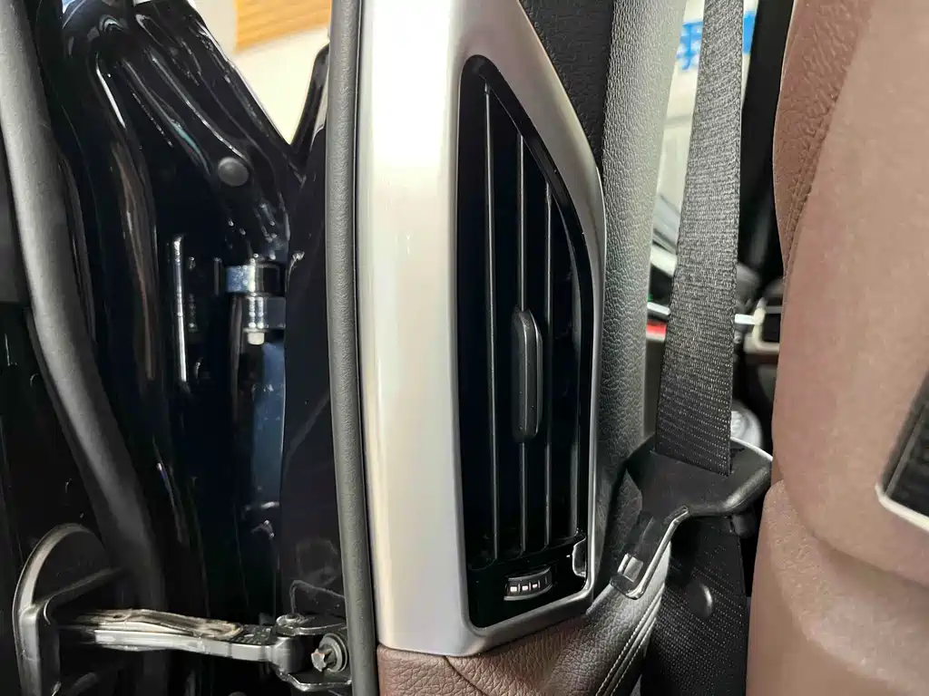 BMW 7 Series 2018 — фото 12