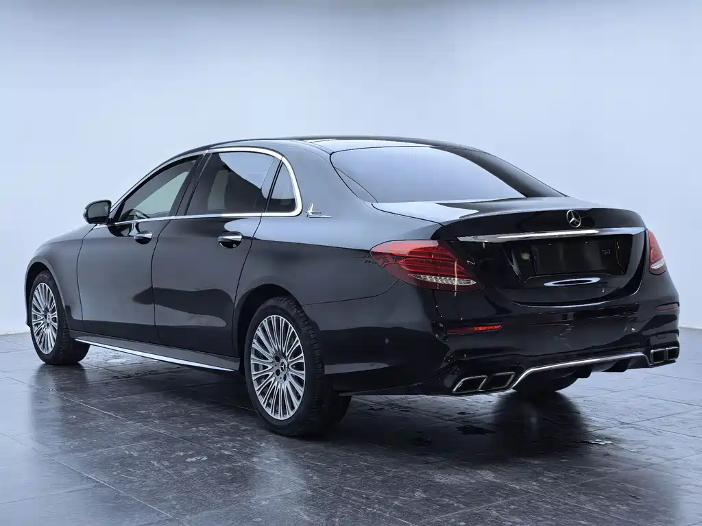 Mercedes-Benz E-Class 2020 — фото 18