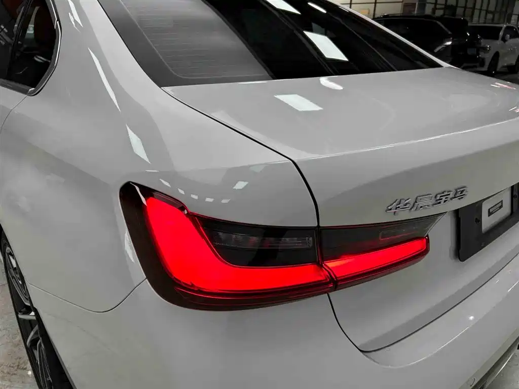 BMW 3 Series 2023 — фото 19