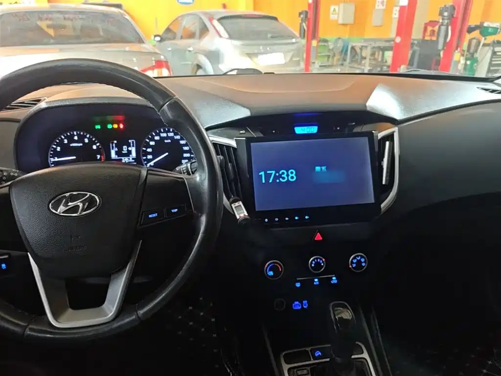 Hyundai ix25 2017 — фото 10