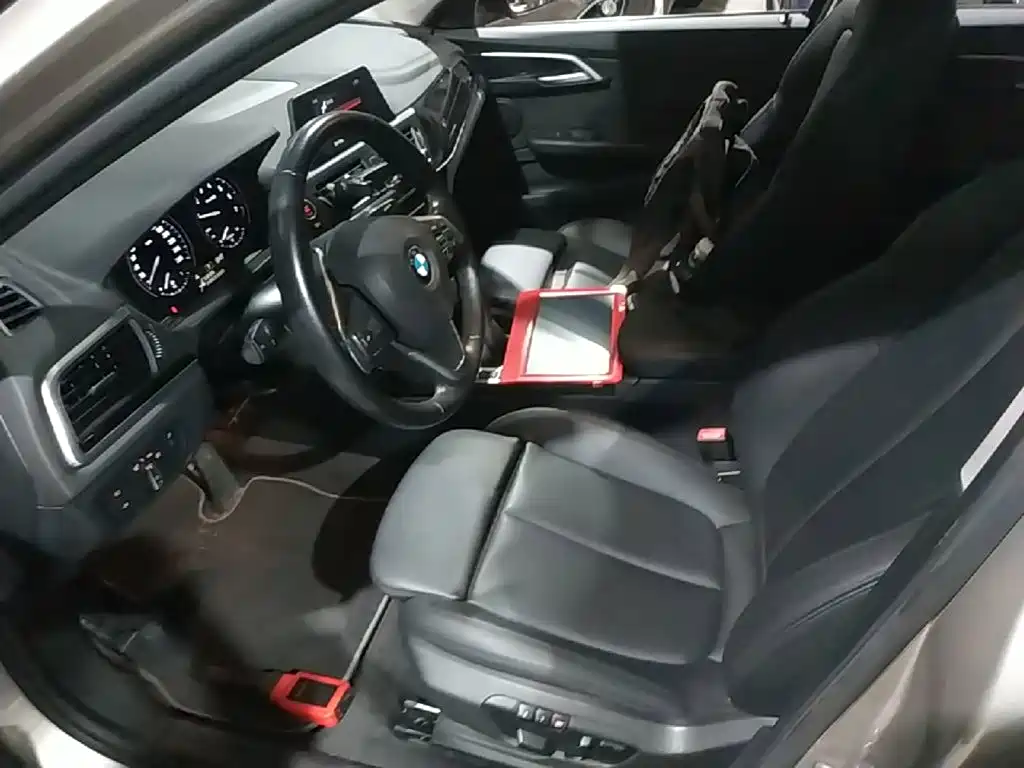 BMW 1 Series 2018 — фото 15