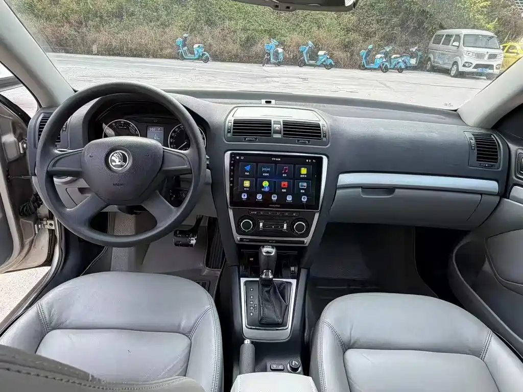 Skoda Octavia 2014 — фото 10