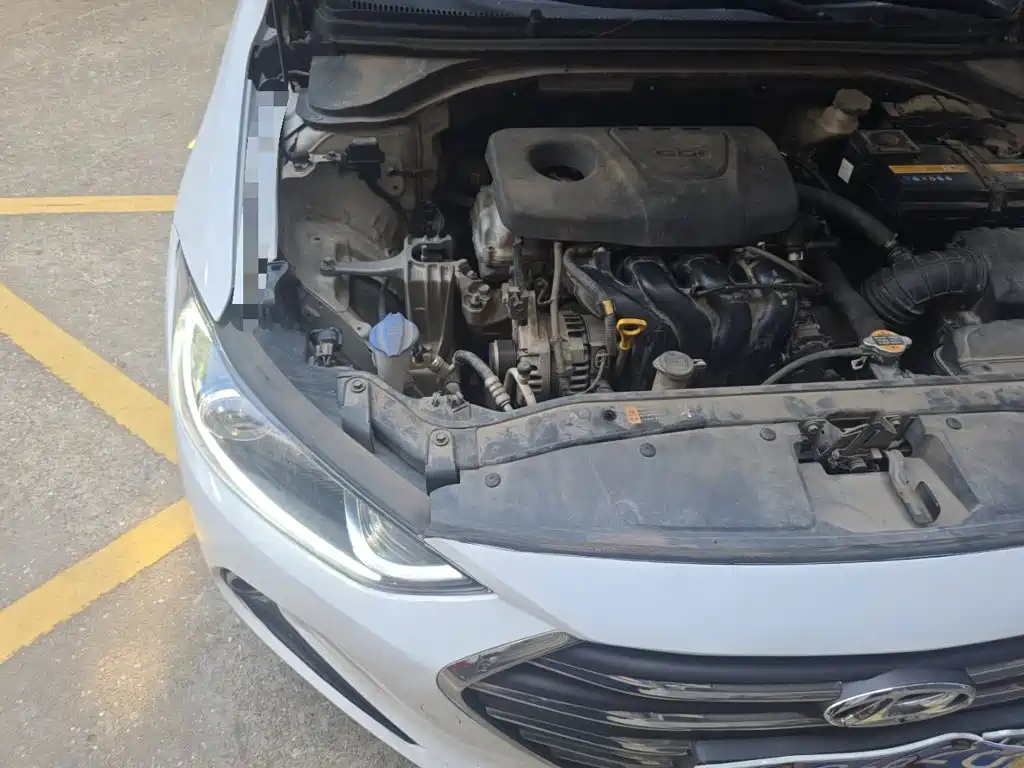 Hyundai Elantra 2018 — фото 21