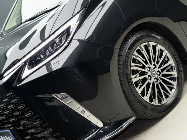 Lexus LM 2026