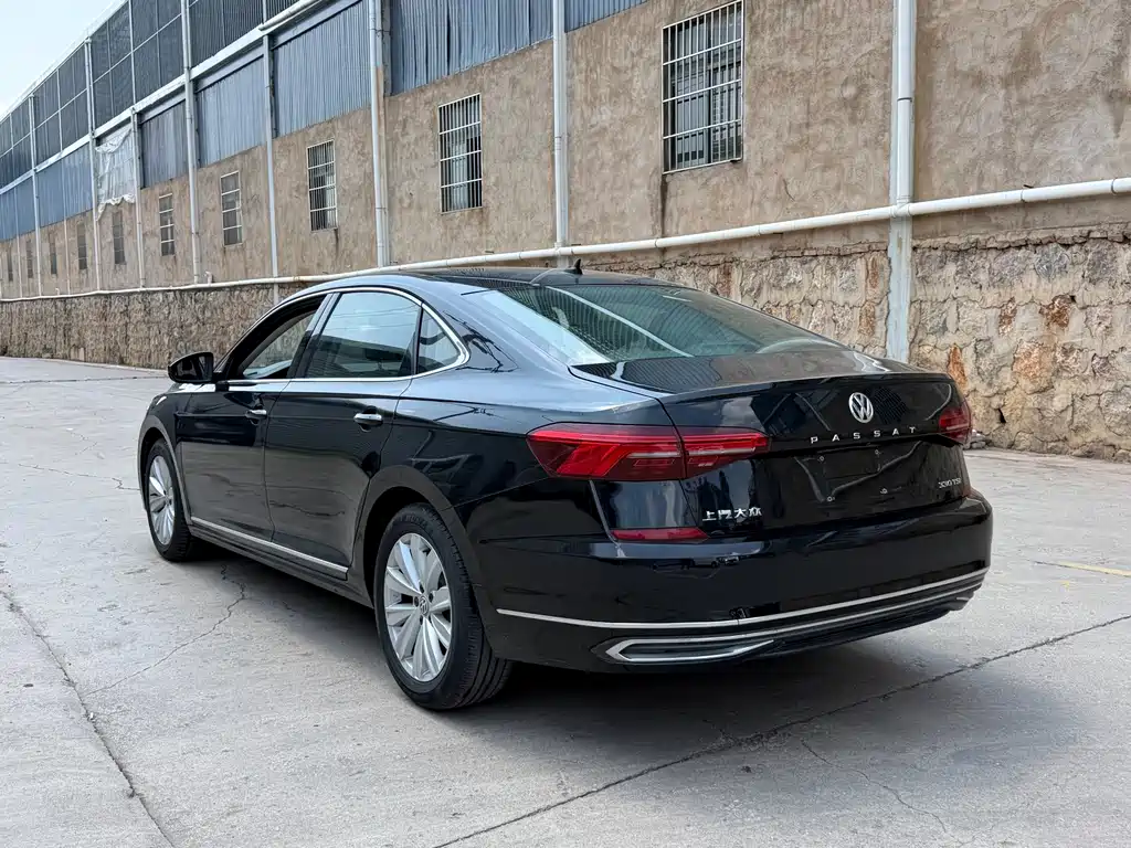 Volkswagen Passat 2019 — фото 13