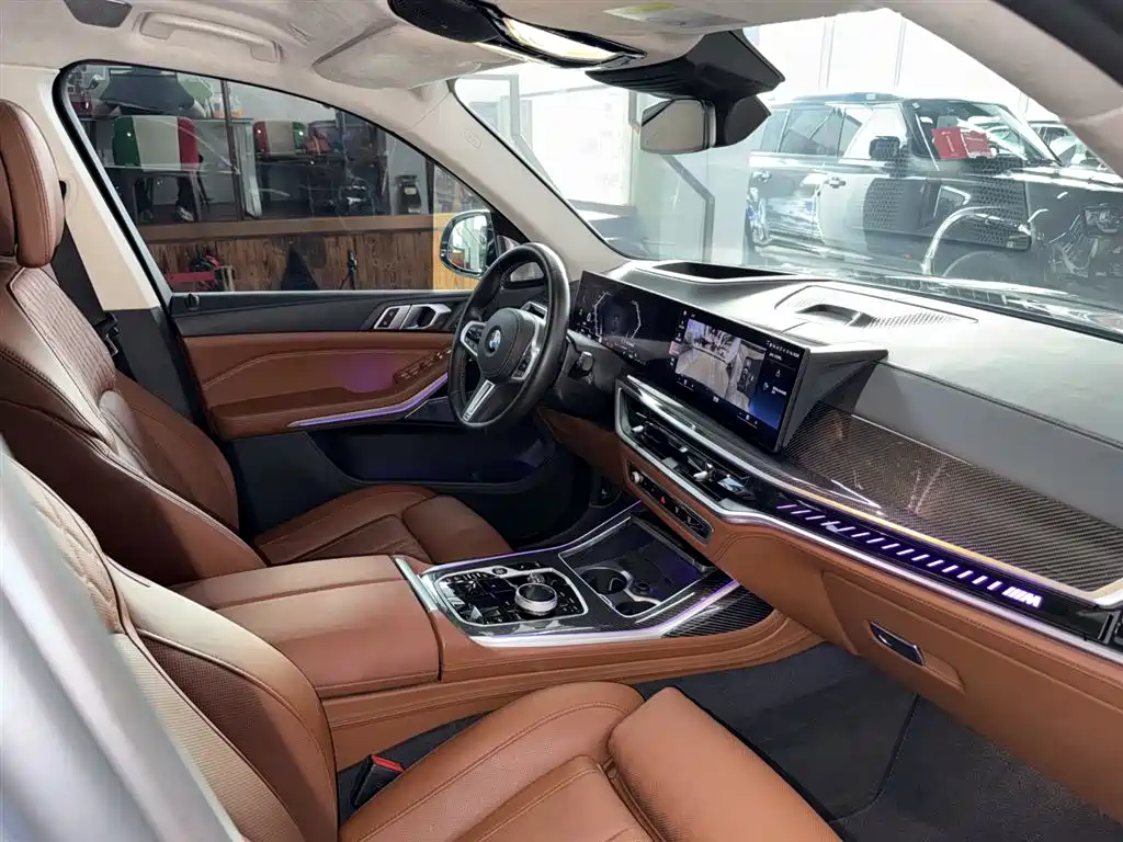 BMW X7 M60i 2023 — фото 11