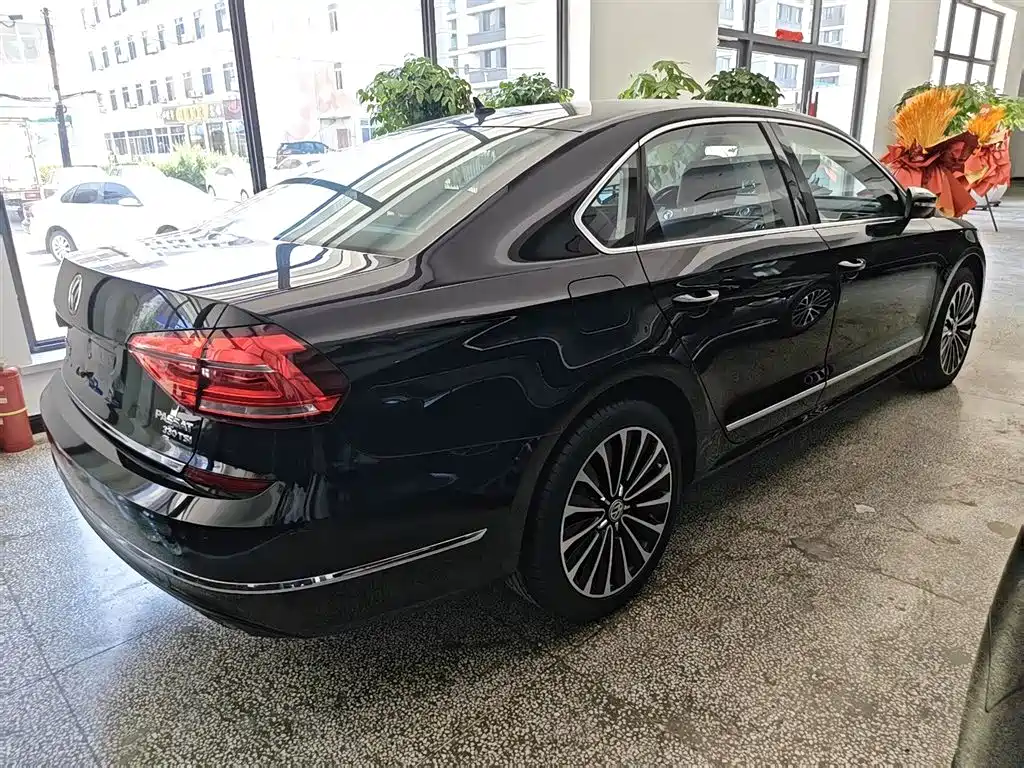 Volkswagen Passat 2017 — фото 7