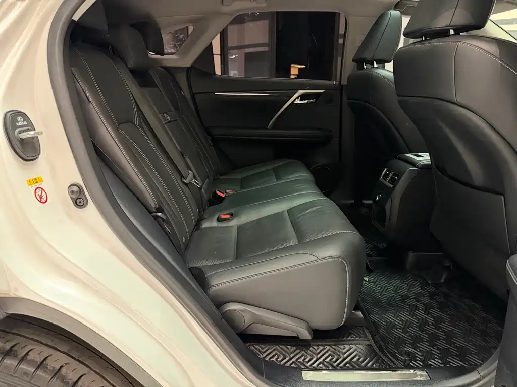 Lexus RX 2018 — фото 14