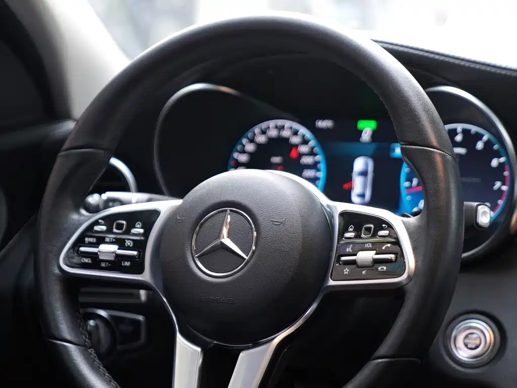 Mercedes-Benz C-Class 2019 — фото 6