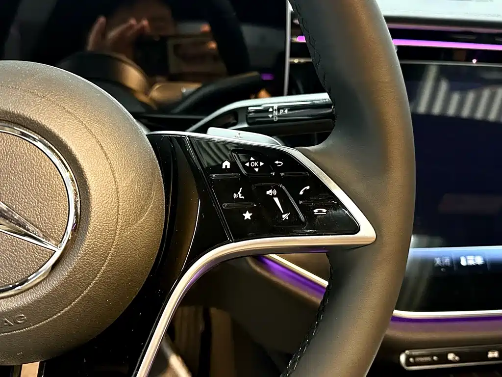 Mercedes-Benz E-Class 2025 — фото 14