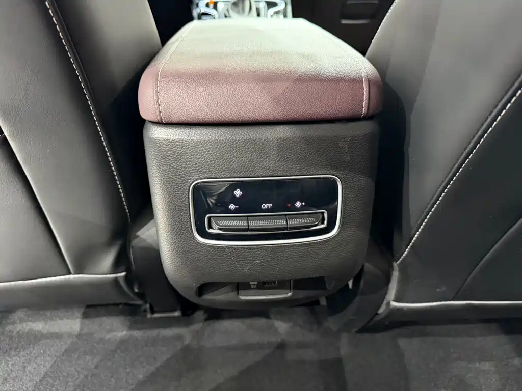 GAC Trumpchi M6 2022 — фото 15
