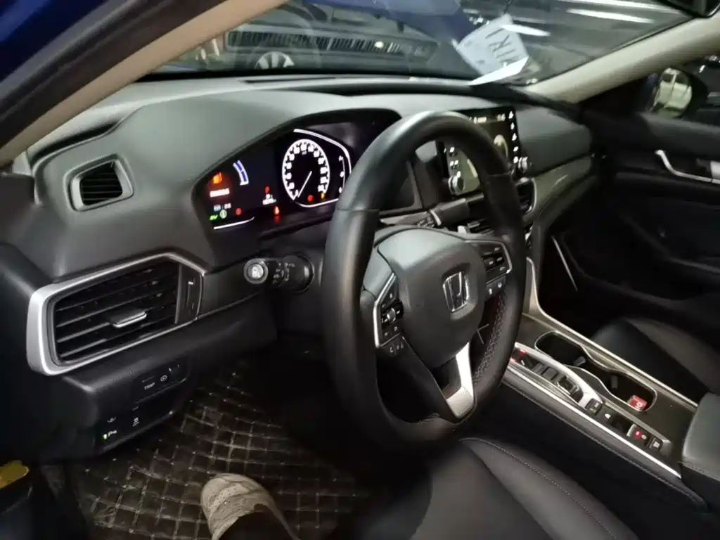 Honda Accord 2019 — фото 10