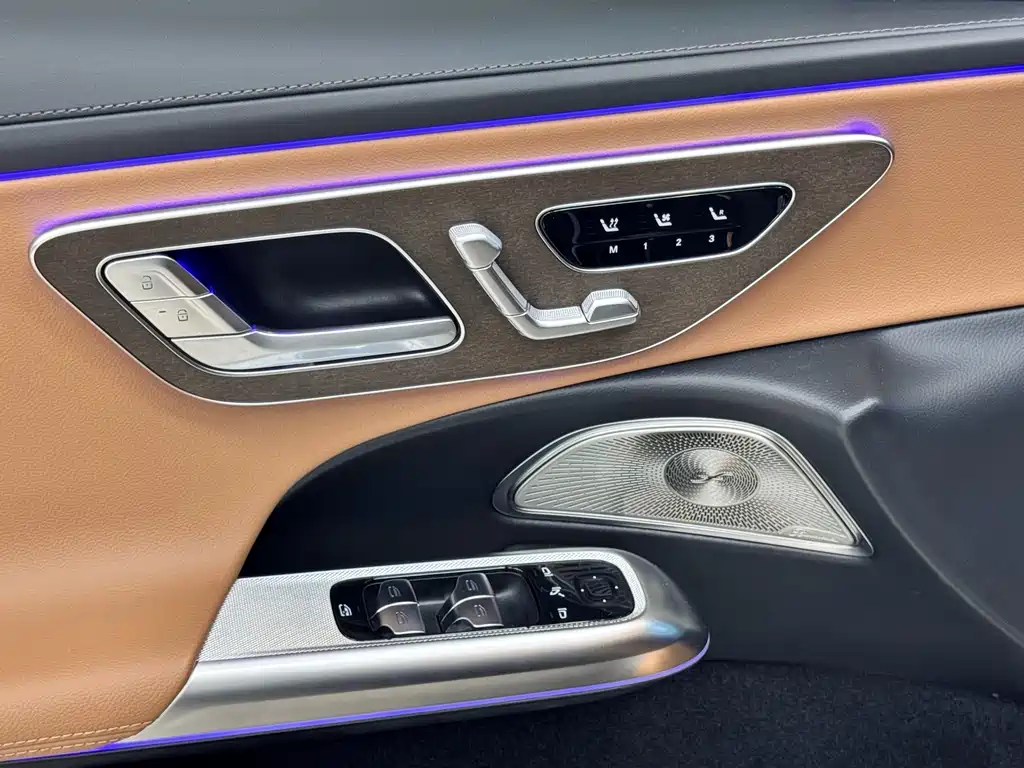 Mercedes-Benz E-Class 2024 — фото 10