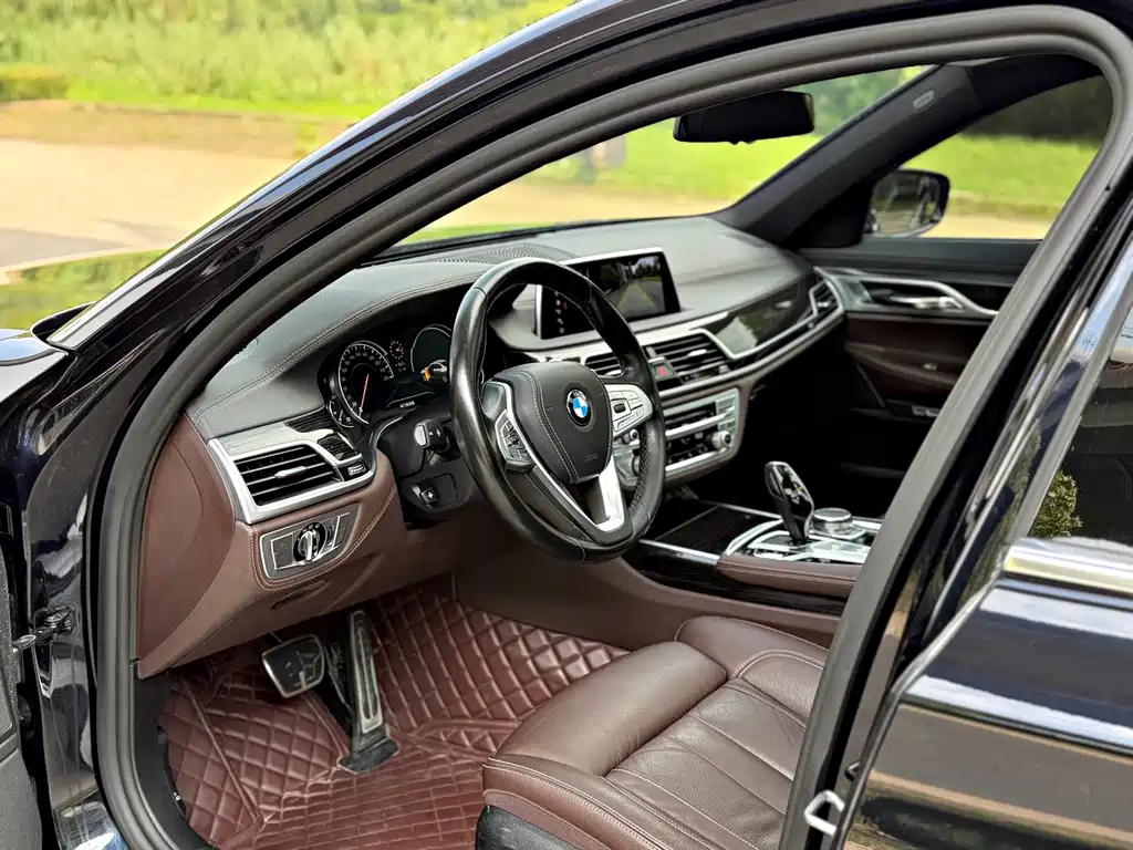 BMW 7 Series 2017 — фото 5
