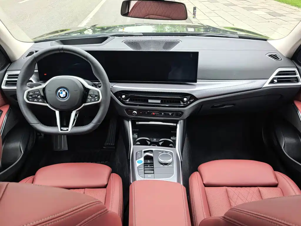 BMW i3 2024