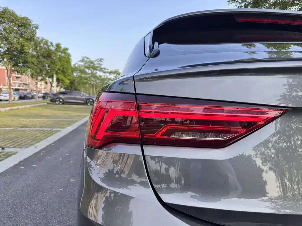 Audi Q3 Sportback 2021 — фото 15