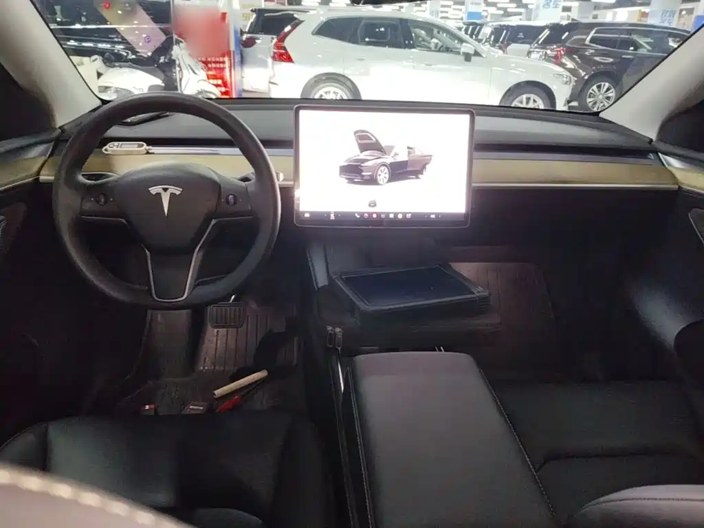 Tesla Model Y 2023 — фото 10