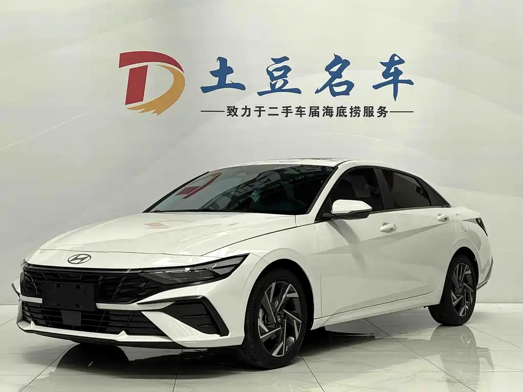 Hyundai Elantra 2023
