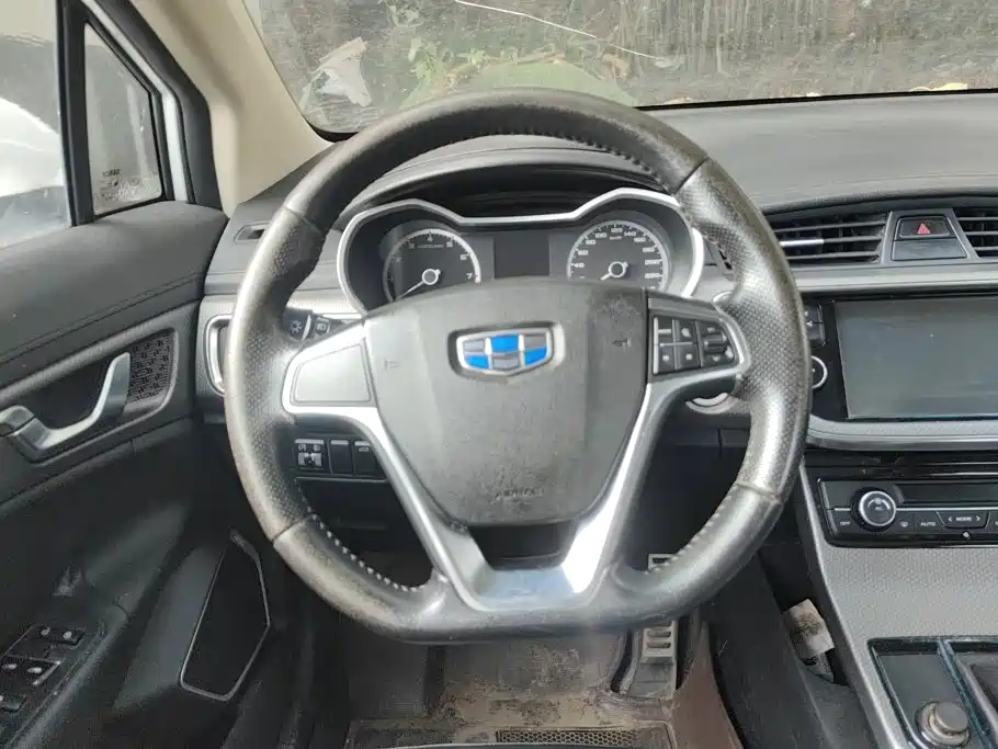 Geely Emgrand GS 2017 — фото 15