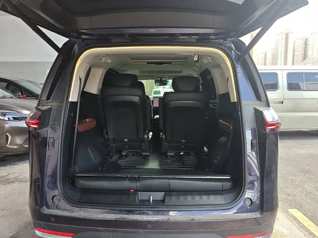 GAC Trumpchi E8 PHEV 2024 — фото 19