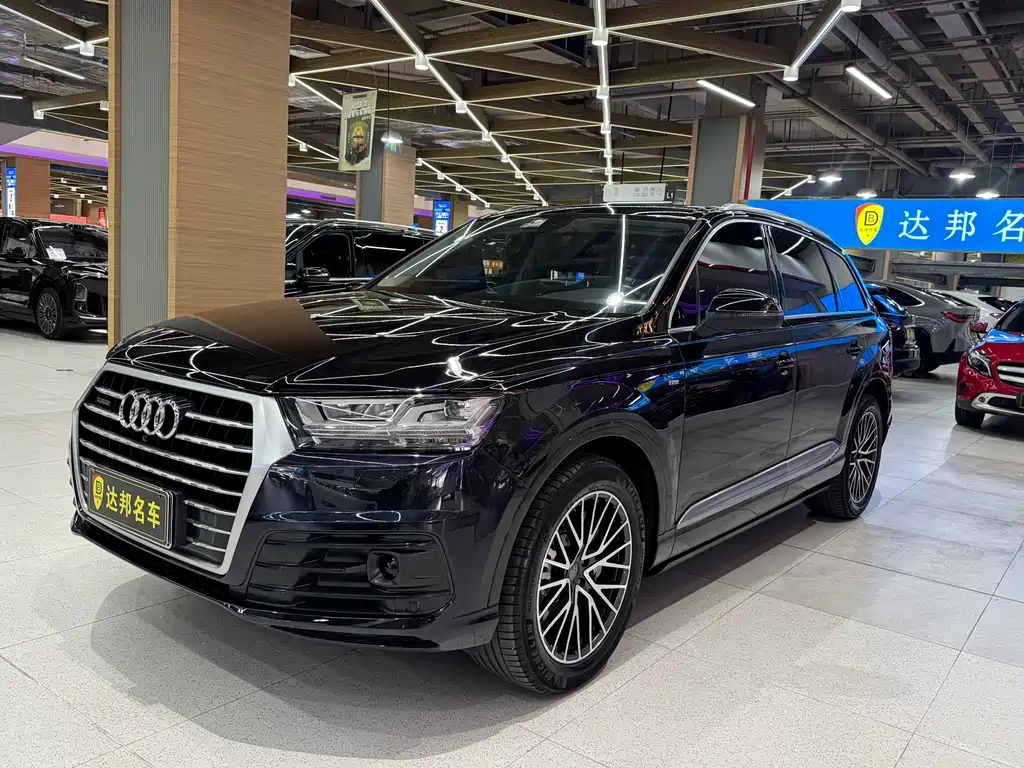 Audi Q7 2018 — фото 1