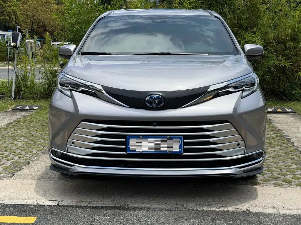 Toyota Sienna 2023