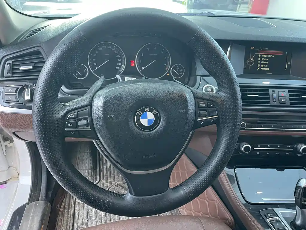 BMW 5 Series 2016 — фото 9