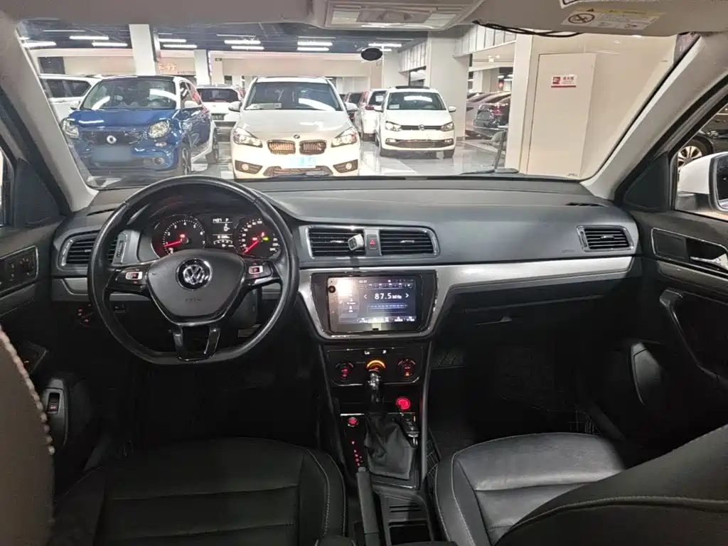 Volkswagen Lavida 2018 — фото 10