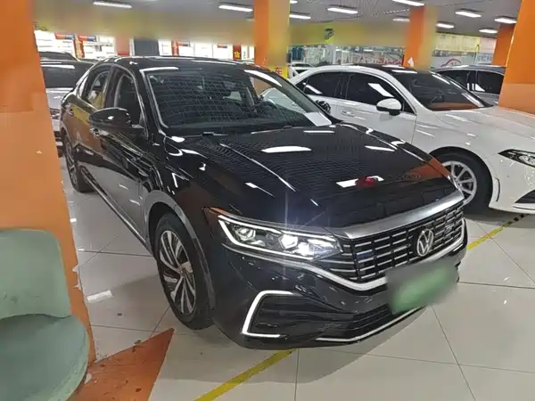 Volkswagen Passat Plug-In Hybrid 2022
