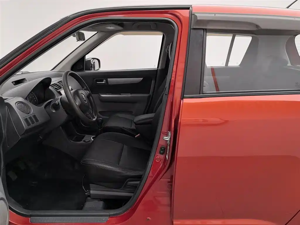Suzuki Swift 2015 — фото 10