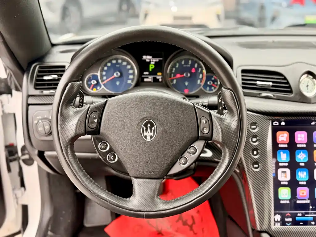 Maserati GranTurismo 2013 — фото 20