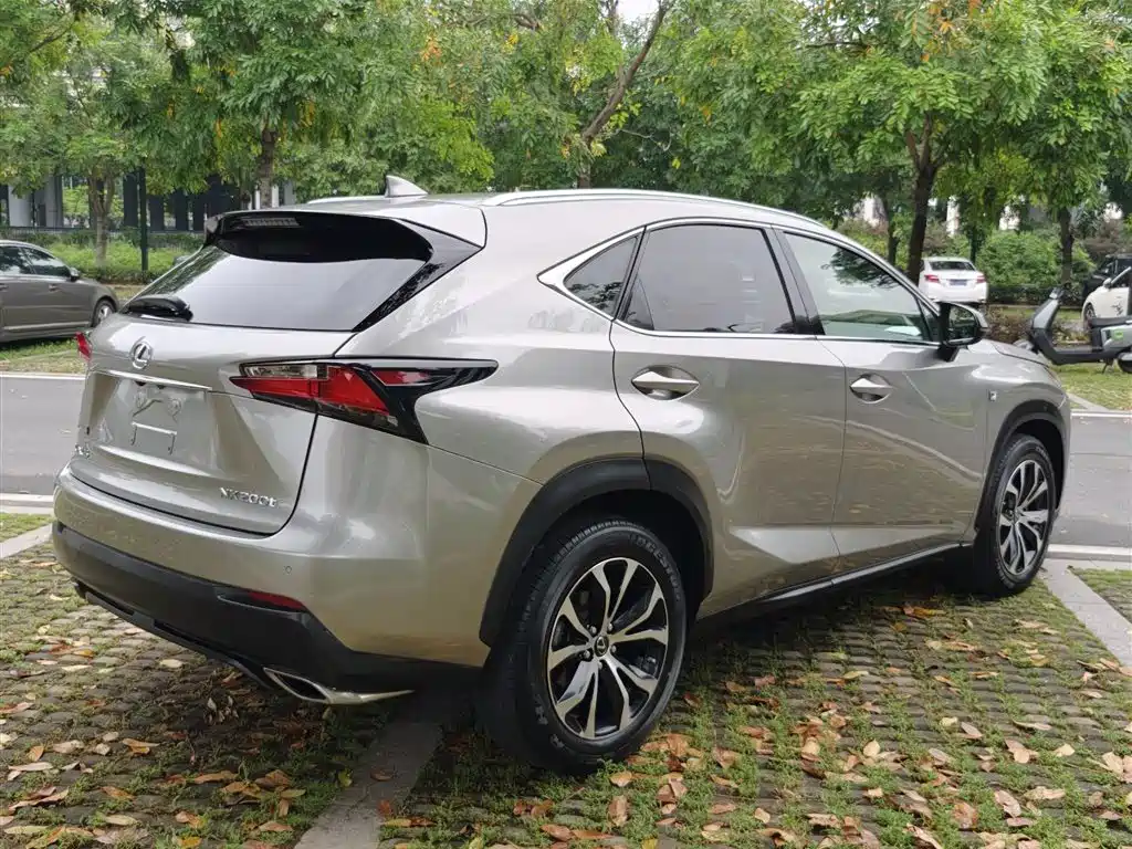 Lexus NX 2015 — фото 17