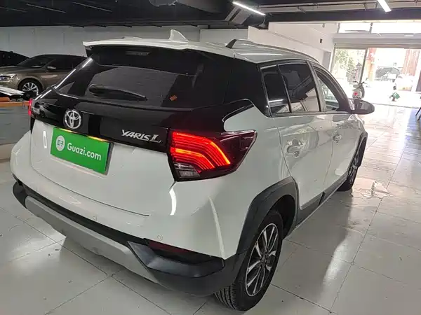 Toyota Yaris L 2021