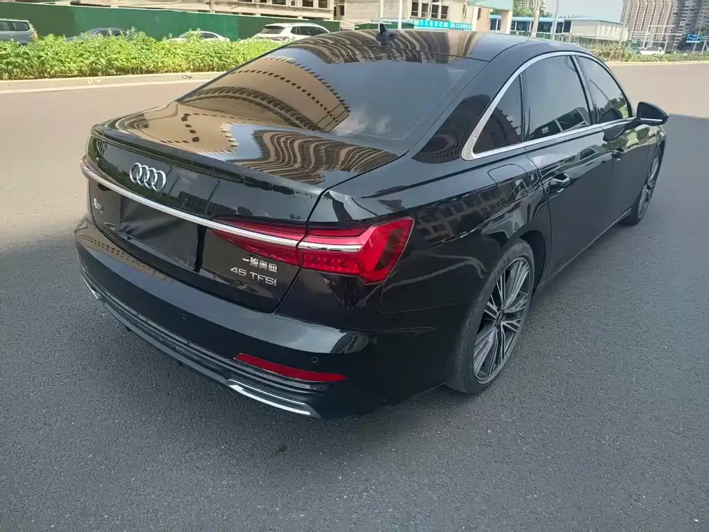 Audi A6L 2022