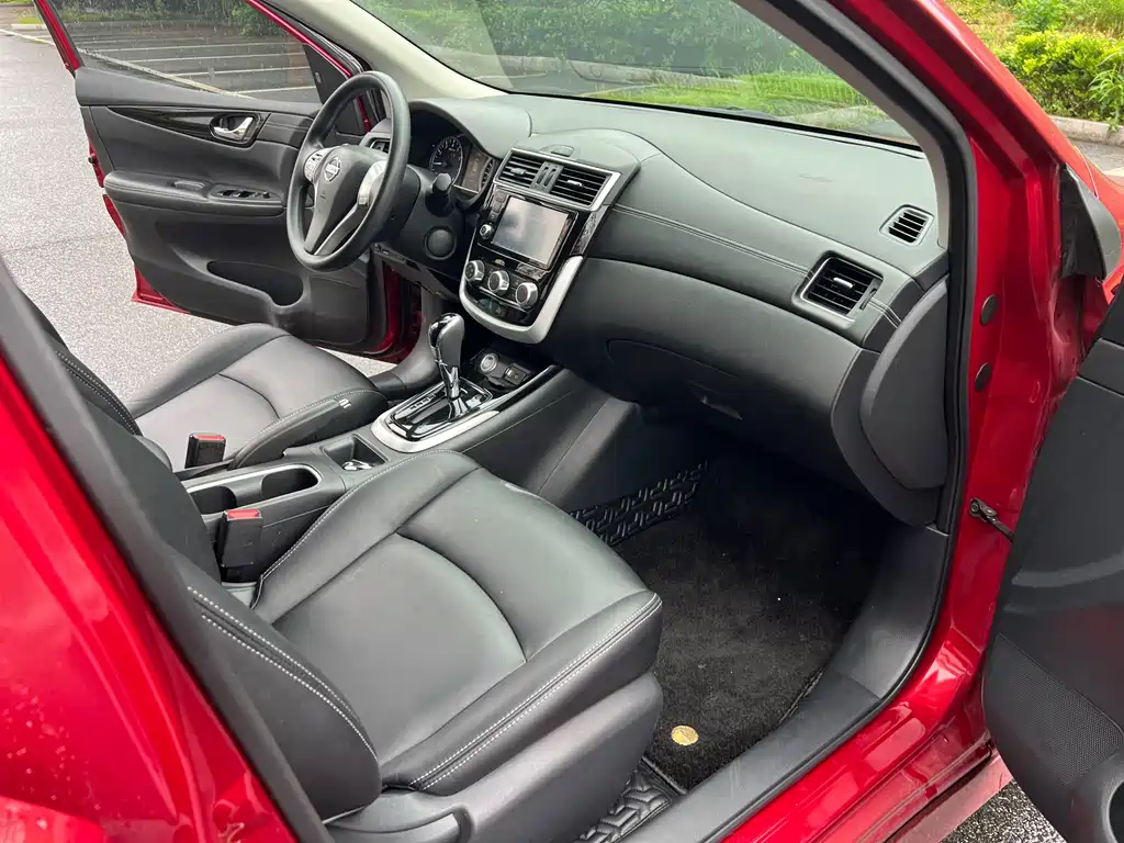 Nissan Tiida 2017 — фото 10