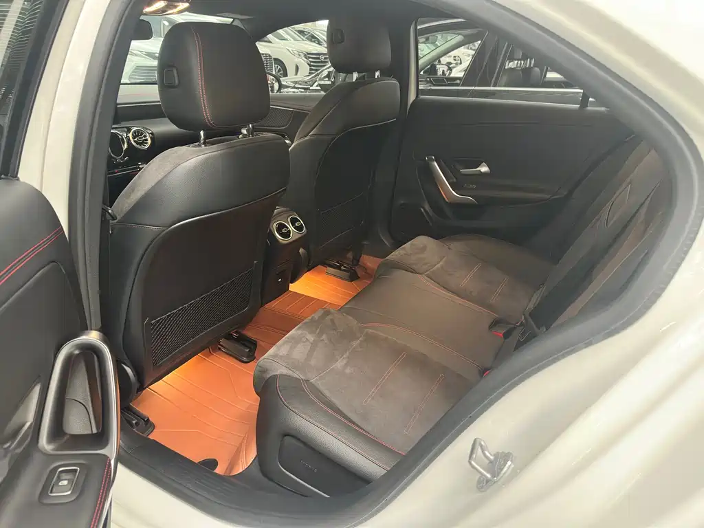 Mercedes-Benz A-Class 2023 — фото 8