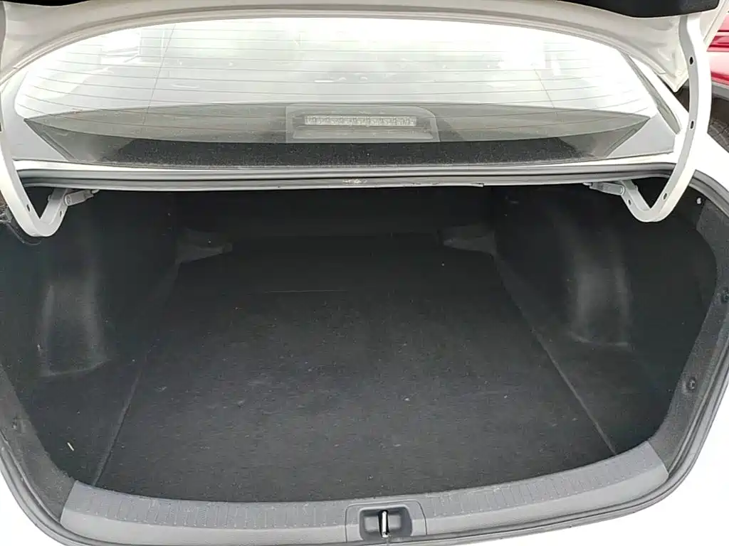 Toyota Corolla 2023 — фото 19
