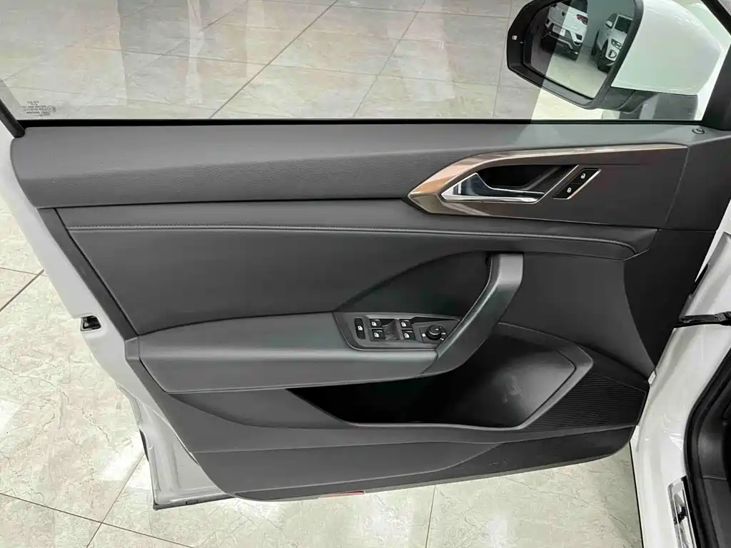 Volkswagen Tharu 2022 — фото 10