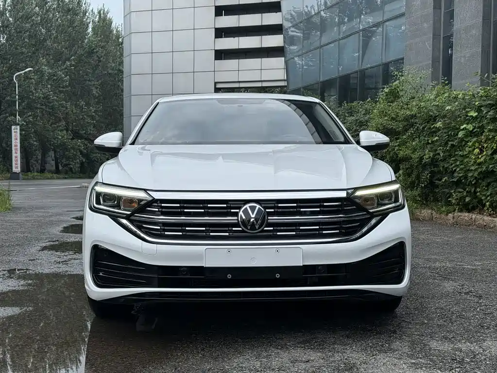 Volkswagen Sagitar 2023