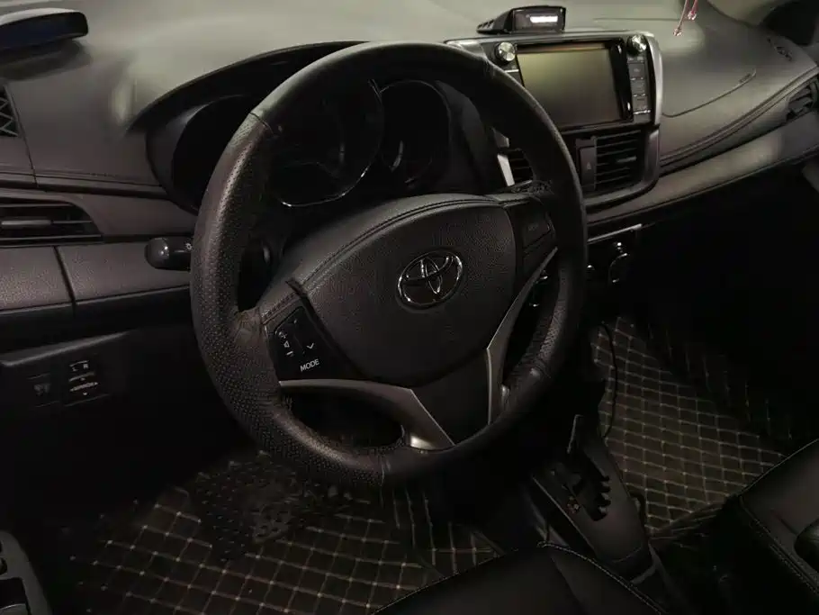 Toyota Yaris L 2018 — фото 15