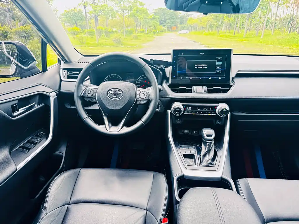 Toyota Wildlander 2022 — фото 15