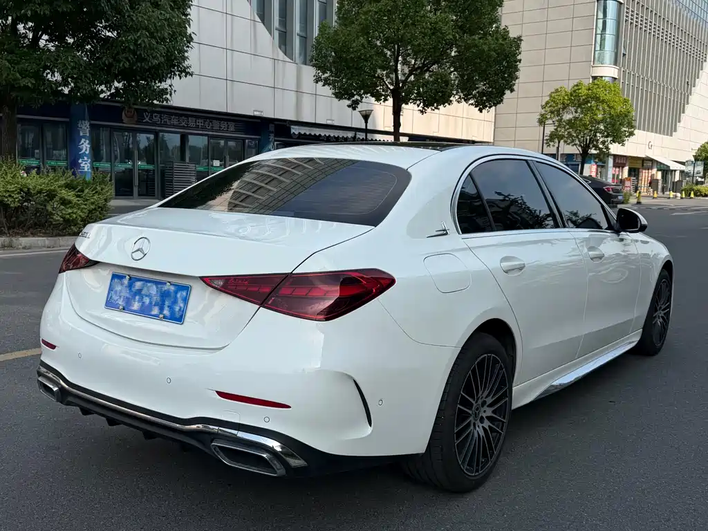 Mercedes-Benz C-Class 2025 — фото 19