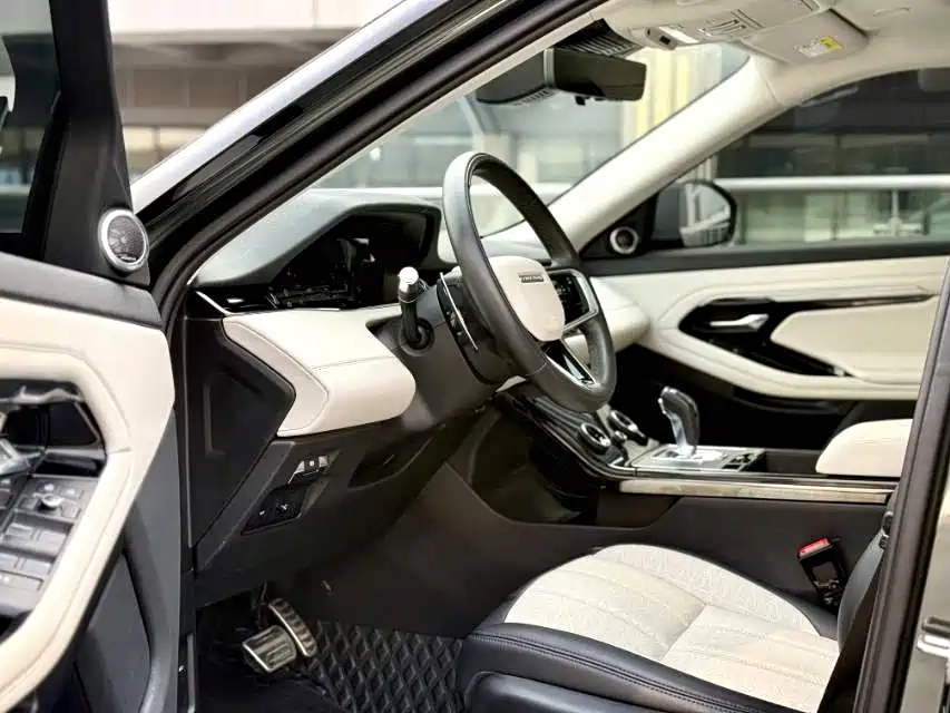 Land Rover Evoque 2022 — фото 4