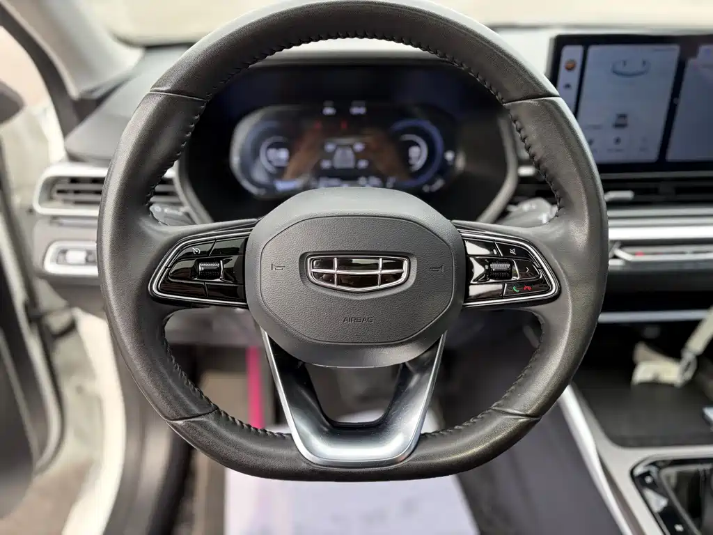 Geely Emgrand 2023 — фото 10