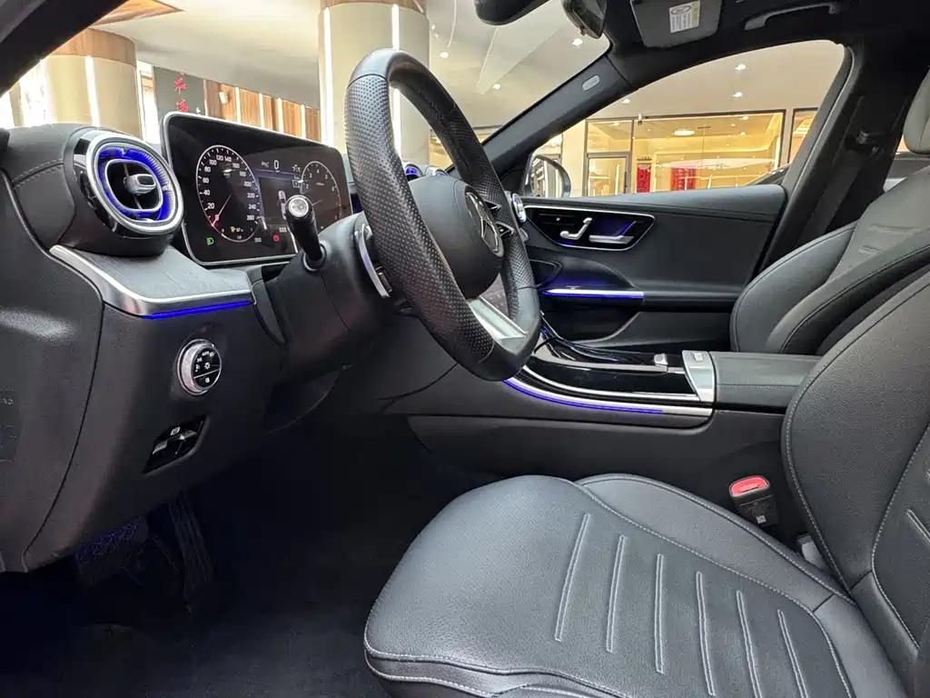 Mercedes-Benz C-Class 2023 — фото 11