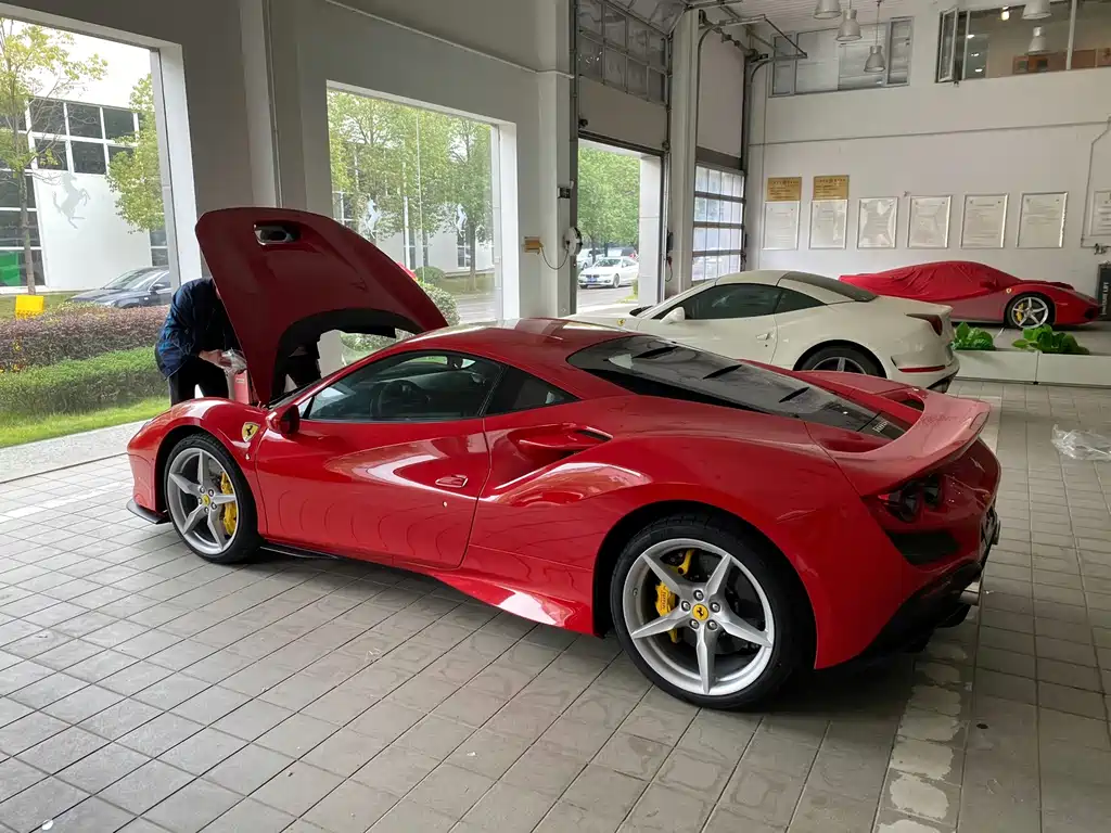 Ferrari F8 2023 — фото 3
